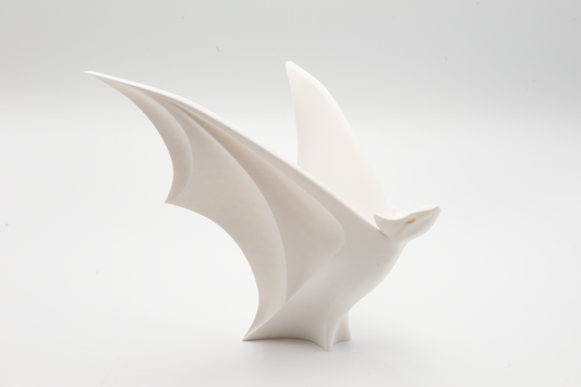 Moderne Skultpur als Fledermaus