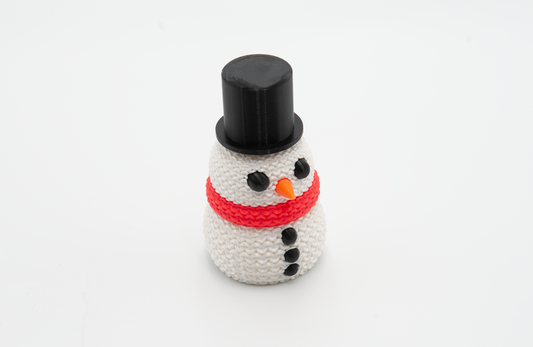 Putzige Schneemannfigur im Strickmuster